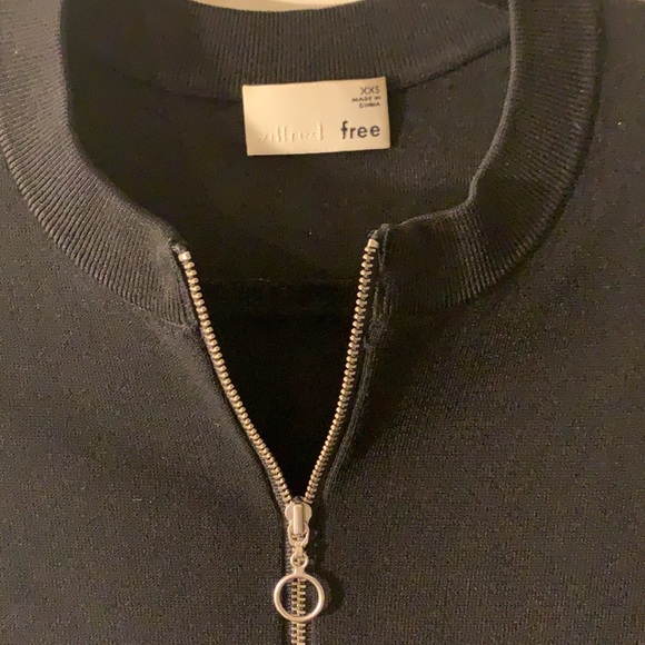 Aritzia Wilfred Free knit black sweater top. XXS - Picture 2 of 2